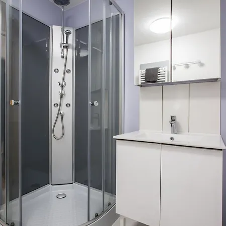Appartement Grand Avec 3 Salles De Bain *